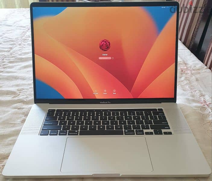 Macbook Pro 2019 Core I9 16 inch  LIKE NEW 1 TB 0