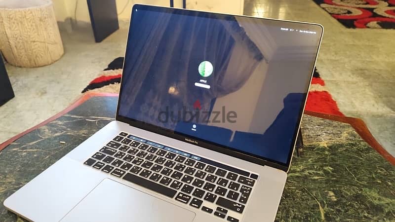 MacBook pro 2019 16" i7 0