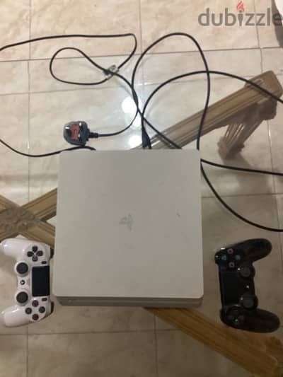 ps4 slim 500gb good condition 2 controllers