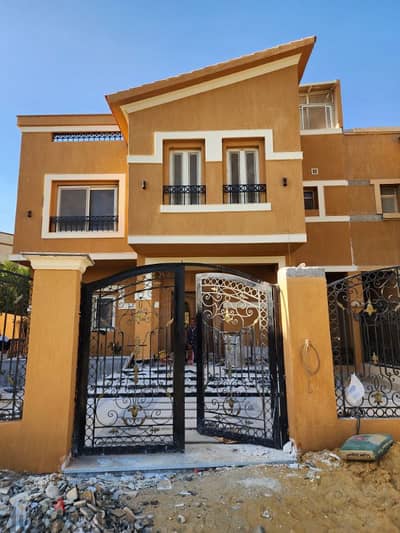 Twin house villa for sale in new cairo