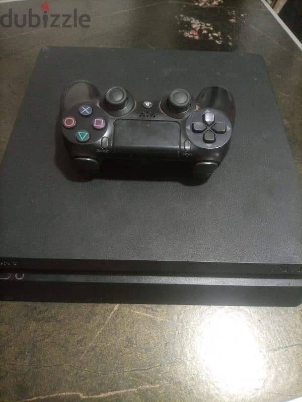 PlayStation 4 slim 5