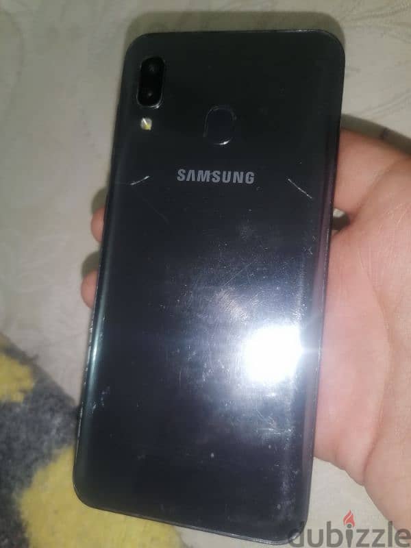 samsung A20 32&3 مع العلبه و الجراب بحاله ممتازه مغير باغه للأمانة 2