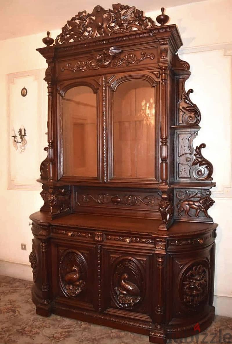 Antique Walnut Renaissance buffet 0