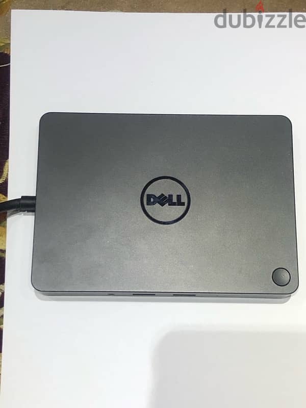 Dell Docking station  k17a  يتصل باللاب عن طريق كابل type C 0