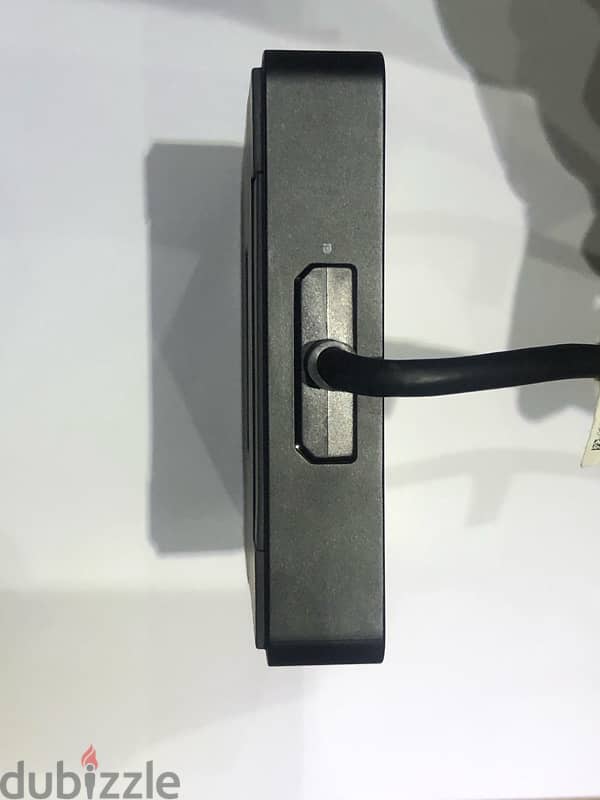 Dell Docking station  k17a  يتصل باللاب عن طريق كابل type C 6