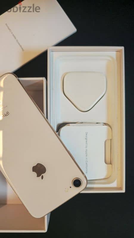 iPhone 8 Gold 256g بحالة الجديد جدا 0