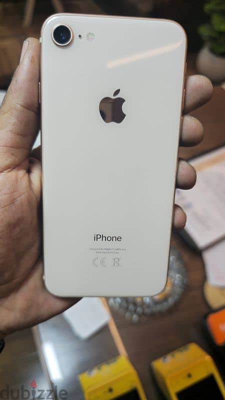 iPhone 8 Gold 256g بحالة الجديد جدا 7