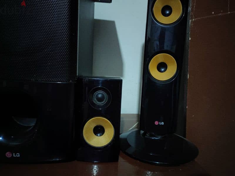 مسرح منزلي ال جي بقوة ١٠٠٠ وات ار ام اسLG HOME THEATER SYSTEM 1000 WAT 1