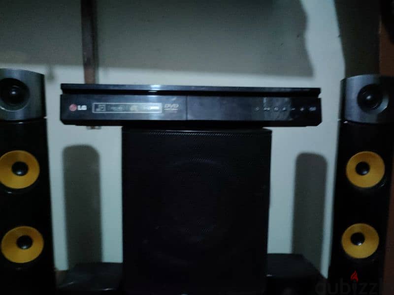 مسرح منزلي ال جي بقوة ١٠٠٠ وات ار ام اسLG HOME THEATER SYSTEM 1000 WAT 5