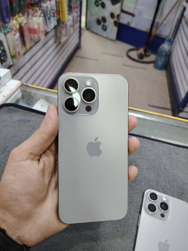 iPhone 15 Pro Max 14