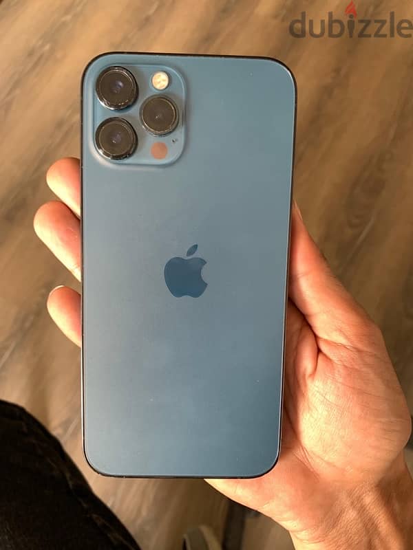 iPhone 12pro max خطين 6