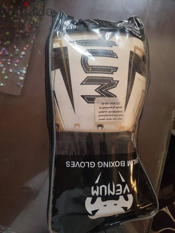 venum gloves 10oz 0