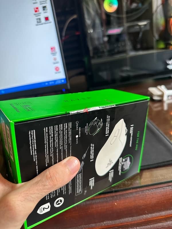 Razer Deathadder V3 PRO gaming mouse 4