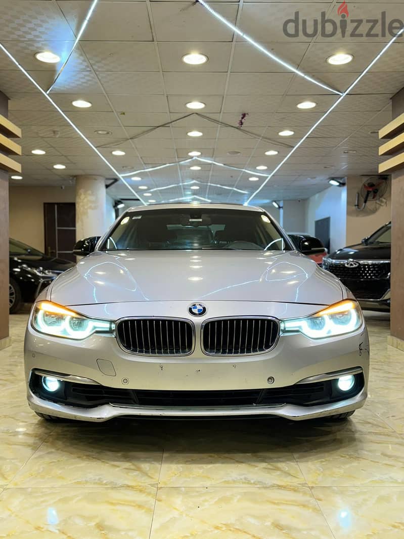 BMW  320 i  Luxury فابريكه بالكامل 0