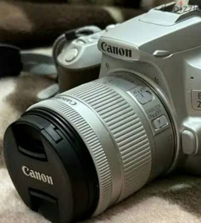 Canon 200D كاميرا كانون