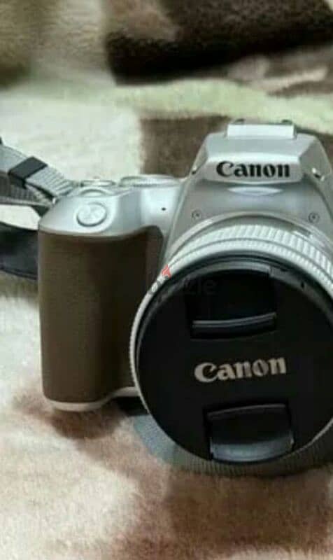 Canon 200D كاميرا كانون 1