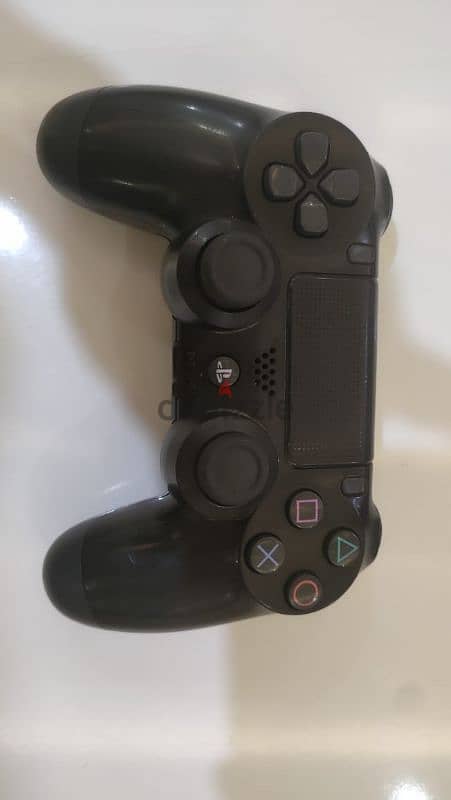 جهاز PS4 بحاله جيدا للبيع 0