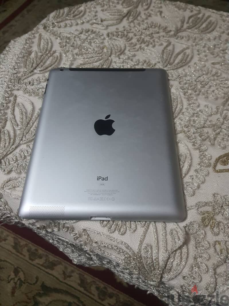 للبيع بحالة جيدة إستعمال بسيط ipad 5