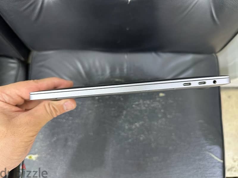 macbook pro 13 inch 512G (2016) Touch Bar 5