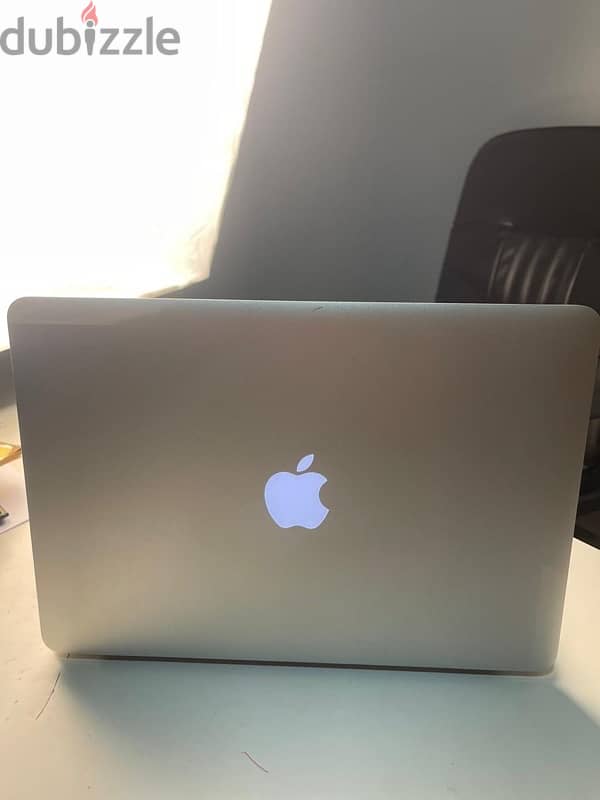 MacBook Air 2017  like new  from UAE 4