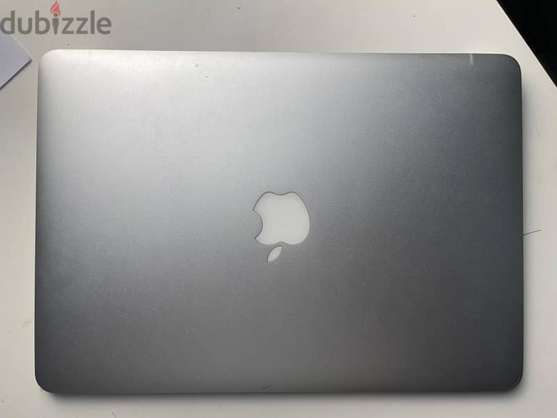 MacBook Air 2017  like new  from UAE 5