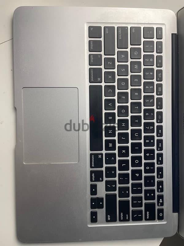 MacBook Air 2017  like new  from UAE 6