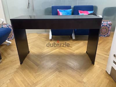 nice wooden table/desk