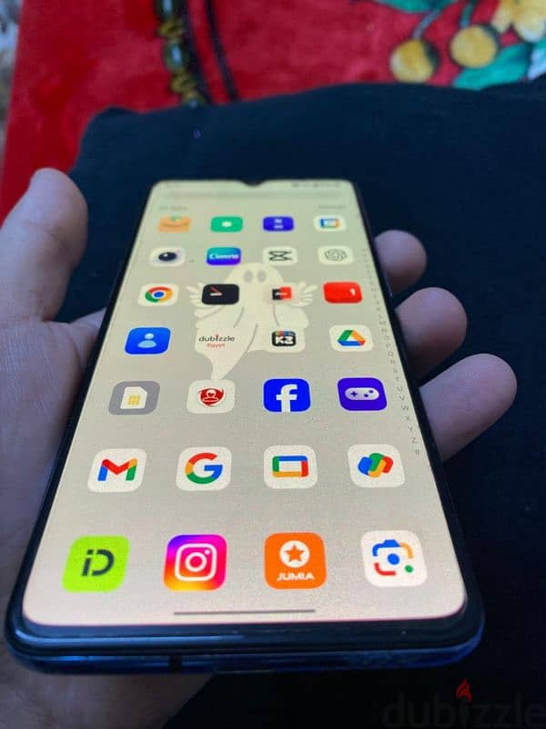 oneplus7t الجهاز حالته كويس بدون مشتملات  8 رام 128 مساحه  ف 5