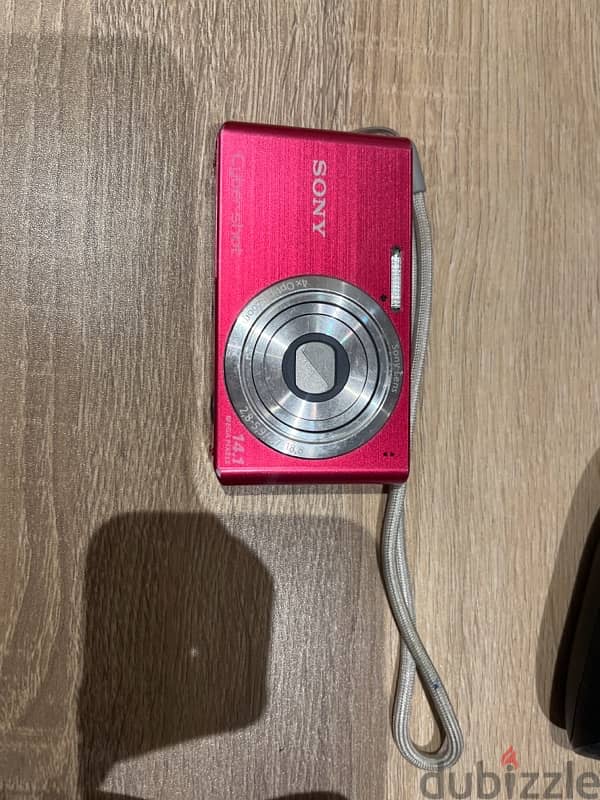 sony cyber shot 14.1 megapixel camera DSC-W530 1