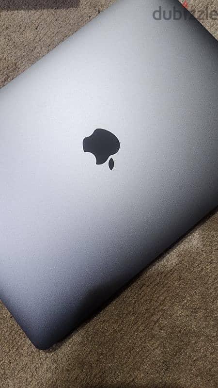 MacBook pro m2 13 inch 8