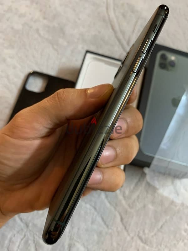 iPhone 11 Pro Max 256g83% like like new بيع اوبدل 4