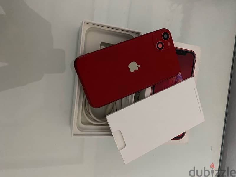 iPhone Xr  Red 64 Giga 4