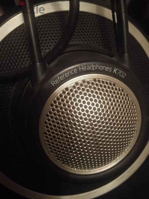 akg k702 reference studio headphones 1