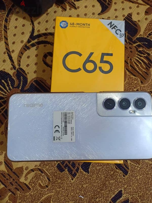 Realme C65 0