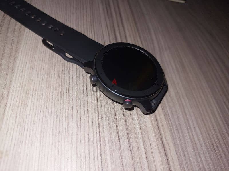 Amazfit Gtr with orginal box 4