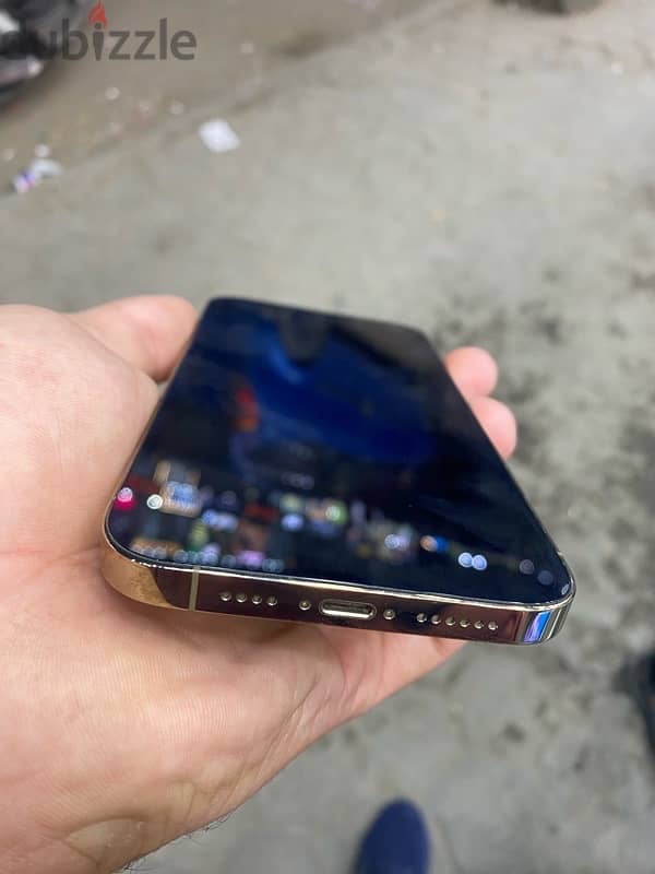 iPhone 13 pro max 256 gold 3