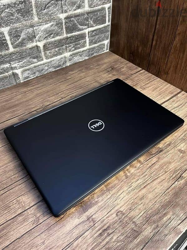 Dell latitude 5580 Ci5 7th, 8GB, 256M. 2 2