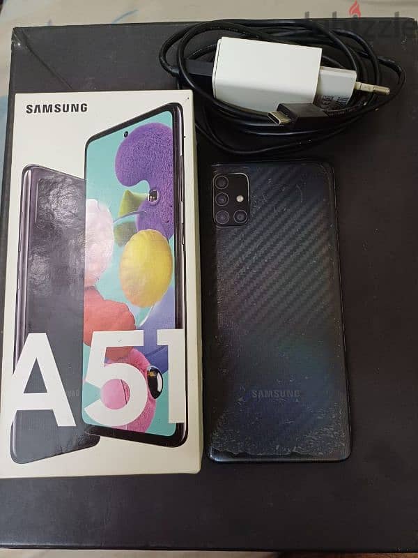 samsung a51للبيع حالة ممتازة جدا متركب عليه سكرينه شاشة وسكرينة ضهر و 0