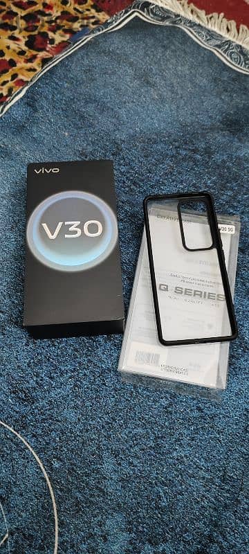 vivo v30 5g 12/256 فيفو بحاله الجديد بيع او بدل 13