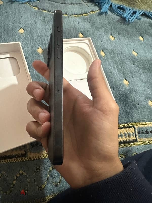 iphone 15 pro max ZA خطين بطاريه ٩٢ بالعلبه بس 5