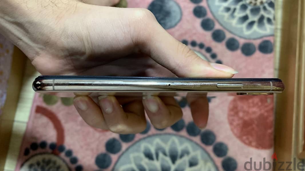 آيفون xs max 1