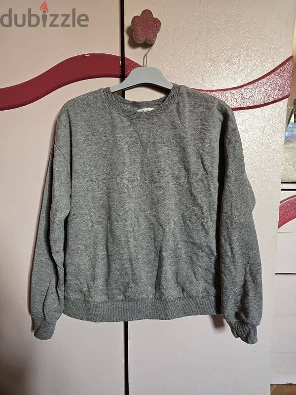 Grey/White Sweatshirts  سويت شيرتات رمادي و ابيض 0