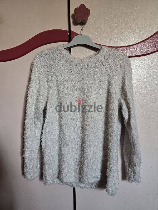 Grey/White Sweatshirts  سويت شيرتات رمادي و ابيض 1