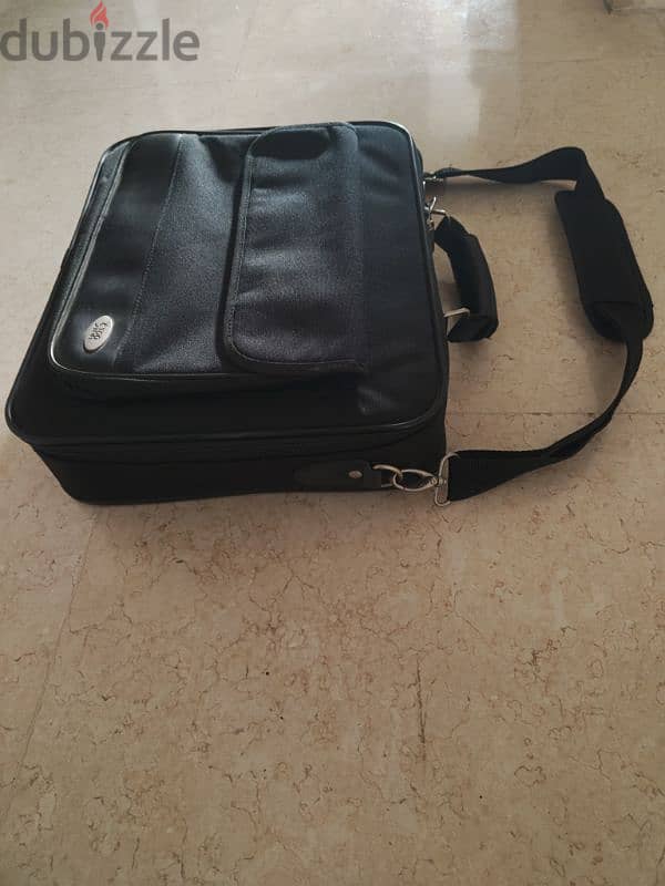 Lenovo laptop with professional Bag 7