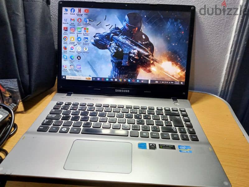 الجهاز جايبه من الكويت بكارتين شاشه Samsung laptop 0