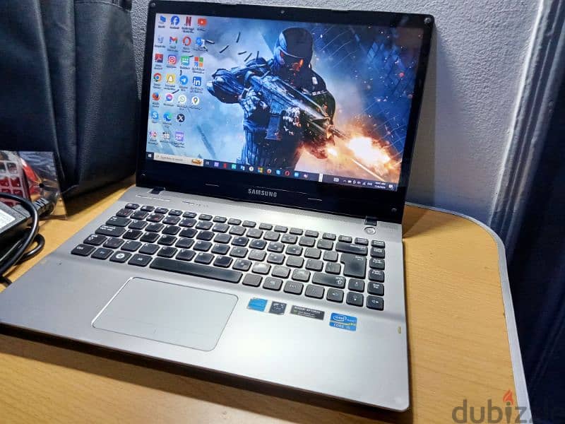 الجهاز جايبه من الكويت بكارتين شاشه Samsung laptop 5