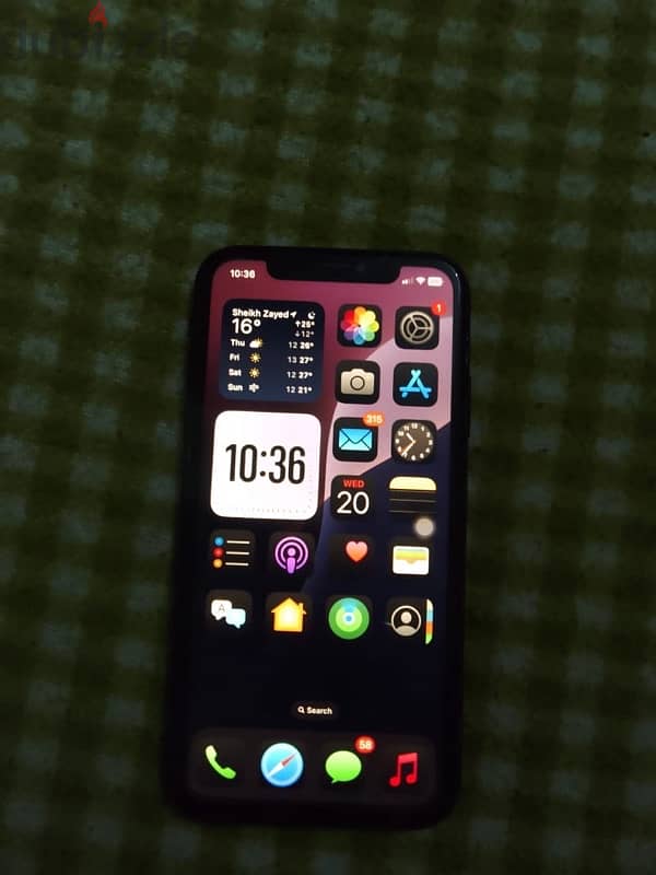 iPhone XR 0