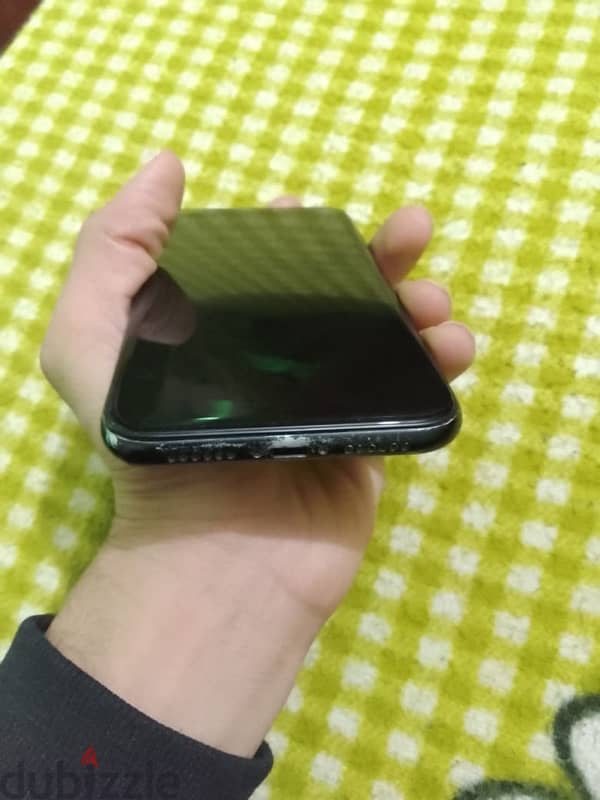 iPhone XR 6