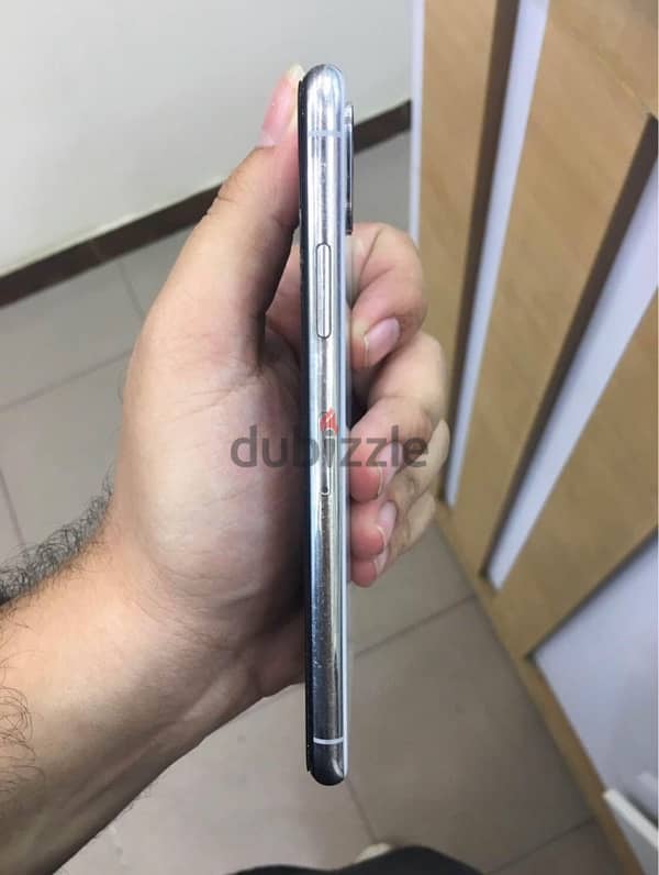 iPhone x  64 gb للبيع 1