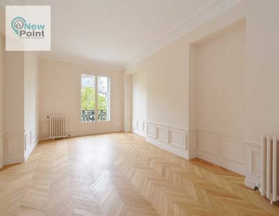 Offer for a limited time in the most prestigious neighborhoods of the capital, a 3-room apartment, fully finished and received for one year in comfort